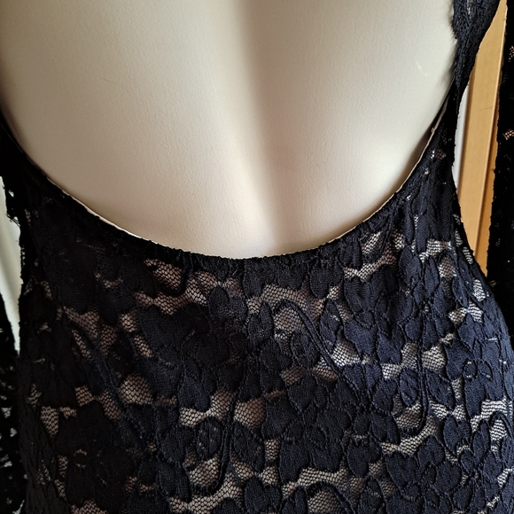 Express lace open back long sleeve LBD - Picture 4 of 5